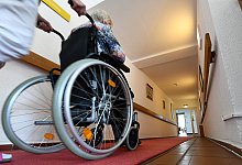 Pflege - Holger Hollemann/dpa