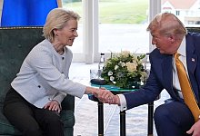 US-Präsident Trump trifft von der Leyen in Schottland - 1 - Jacquelyn Martin/AP/dpa