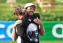 Vettel und Hamilton - Toru Hanai/AP/dpa