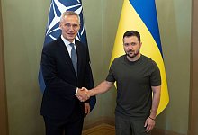 Jens Stoltenberg und Wolodymyr Selenskyj - Uncredited/Ukrainian Presidential Press Office/AP/dpa