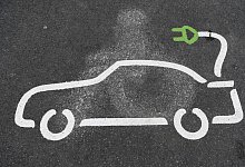 Elektroauto - Foto: Arne Dedert/dpa/Symbolbild