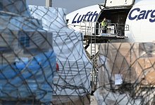 Frachtflugzeug - Foto: Arne Dedert/dpa/Symbolbild