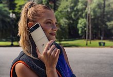 Razr 40 in Benutzung - Motorola /dpa-tmn