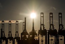 Exporteinbruch - Foto: Daniel Bockwoldt/dpa