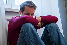 Eine nachdenkliche Person - Christin Klose/dpa-tmn