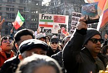 Demonstrationen zur Unterst&uuml;tzung der Proteste im Iran - Roberto Pfeil/dpa