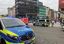 Polizei schießt auf belebter Einkaufstraße auf bewaffneten Mann - Frank Christiansen/dpa