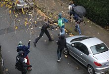 Polizeisperre durchbrochen. - Sarah Jonek