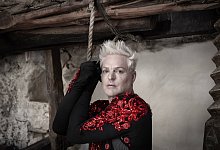 Erasure-Sänger Andy Bell mit Soloalbum «Ten Crowns» - Sean Black/Crown Recordings/dpa