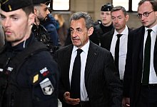 Ex-Präsident Sarkozy muss ein Jahr Haft mit Fußfessel verbüßen - Bertrand Guay/AFP/dpa
