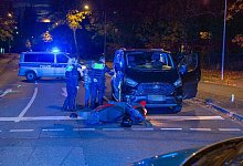Unfall bei illegalem Autorennen in Krefeld - Alexander Forstreuter/Alexander Forstreuter /dpa