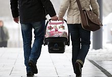 Elternzeit schlau aufteilen: Das sollten Paare beachten - Friso Gentsch/dpa