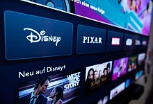 Auf einem Fernseher sind verschiedene Streaming-Dienste geöffnet. - Silas Stein/dpa