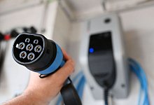 Ladestation für Elektroautos - Uli Deck/dpa