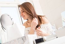 Stylingtipp &Ouml;l-Glanz Haar&ouml;l - Foto: Christin Klose/dpa-tmn