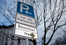 Parken f&uuml;r Anwohner - Foto: Axel Heimken/dpa