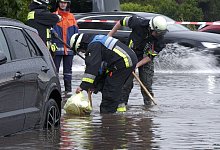 Wetter in N&uuml;rnberg - Landunter im Stadtteil Kornburg - Bernd M&auml;rz/extremwetter.tv/dpa