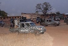 Armeefahrzeuge - AP/dpa