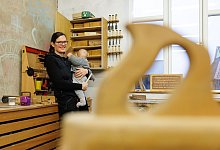 Johanna R&ouml;h mit Kind - Friso Gentsch/dpa