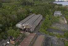 Junge stirbt in Feuer - 14 Kinder festgenommen - Owen Humphreys/PA Wire/dpa