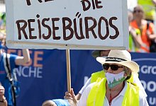 Demonstration der Touristikbranche - Foto: Sebastian Kahnert/dpa-Zentralbild/dpa