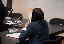 Prozess gegen Terroristen-Witwe - Foto: Daniel Reinhardt/dpa Pool/dpa