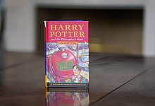 Erstausgabe "Harry Potter und der Stein der Weisen" versteigert - Jacob King/Press Association/dpa