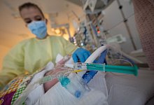 RS-Virus Patienten in der Kinderklinik - picture alliance/dpa
