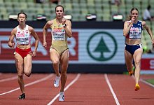 Hat es ins Finale über 200 Meter geschafft: Alexandra Burghardt (M). - Sven Hoppe/dpa