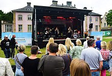 nic_1580b - 1 - Nicole Ellerbrake