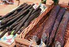 Luftgetrocknete Wildw&uuml;rste - Uwe Zucchi/dpa