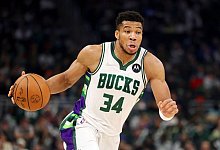 Der griechische Nationalspieler Giannis Antetokounmpo von den Milwaukee Bucks in Aktion. - Jon Durr/AP/dpa