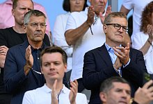 Herbert Hainer (l) und Jan-Christian Dreesen - Swen Pförtner/dpa