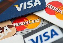 Kreditkarten-Kosten - Foto: Andrea Warnecke/dpa-tmn