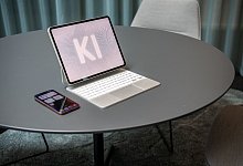 Ein KI-Assistent auf einem iPad - Nico Tapia/dpa-tmn