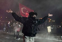 Proteste nach der Festnahme des Istanbuler B&uuml;rgermeisters - 1 - Khalil Hamra/AP/dpa