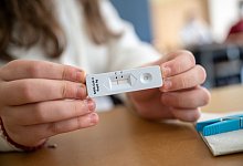 Corona-Selbsttest - Foto: Sebastian Gollnow/dpa