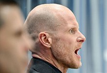 Eishockey-Bundestrainer Toni S&ouml;derholm bleibt auch nach dem schwachen Olympia-Abschneiden ambitioniert. - Peter Kneffel/dpa