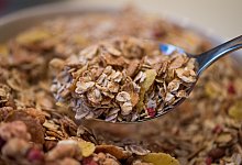 M&uuml;slis im Test - Foto: Armin Weigel/dpa