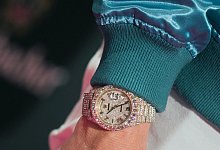 Mit Diamanten besetzte Rolex DayDate - Rolf Vennenbernd/dpa/dpa-tmn