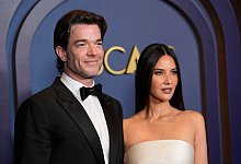 John Mulaney und Olivia Munn - Chris Pizzello/Invision/AP/dpa