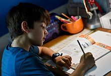 Beats: Wann Musik bei Hausaufgaben nicht helfen kann - Foto: Kirsten Neumann/dpa-tmn