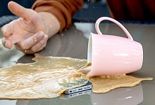 Ein Missgeschick passiert schnell - Foto: Zacharie Scheurer/dpa-tmn