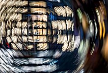 B&uuml;ros am Abend - Frank Rumpenhorst/dpa