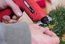 Hei&szlig;klebepistole - Foto: Florian Schuh/dpa-tmn/dpa