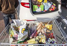 Lebensmittel-Einkauf - Foto: Frank Rumpenhorst/dpa