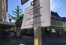 F&uuml;r die Dreharbeiten in Bielefeld zur Krimiserie Wilsberg sind Halteverbote und Sperrungen eingerichtet. - Buck