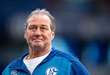 Trainer Huub Stevens - Guido Kirchner/dpa/Archivbild