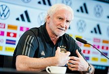 Rudi V&ouml;ller - Uwe Anspach/dpa