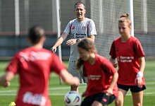 Training Bayer Leverkusen Frauen - Federico Gambarini/dpa